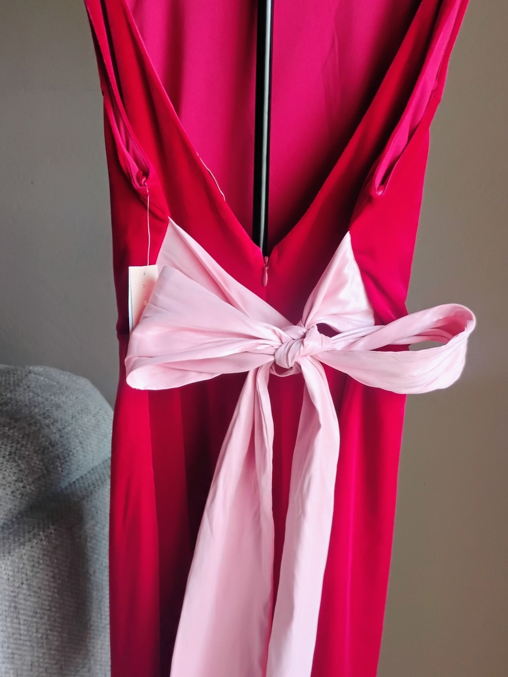 Evolutionary Size L Festive Sleeveless Fuchsia Dress with Light Pink Bow Accent